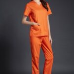 Оранжевый женский медицинский костюм